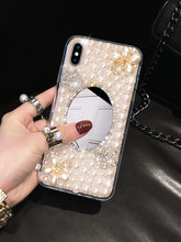 Load image into Gallery viewer, 苹果X手机壳xsmax珍珠8plus补妆镜子iphonexr硅胶6s水钻6splus全包透明边iPhone7花朵8x镜面7p水晶手绳8潮女