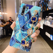 Load image into Gallery viewer, 拼接几何大理石三星A70手机壳金属链条A50/a40全包防摔软保护套s10+plus水钻清新s8/s9plus网红女手腕带