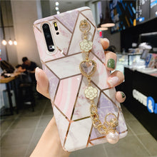 Load image into Gallery viewer, 拼接几何大理石三星A70手机壳金属链条A50/a40全包防摔软保护套s10+plus水钻清新s8/s9plus网红女手腕带